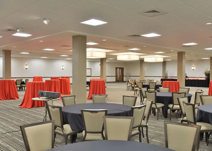 The Lismore Hotel Eau Claire - A Doubletree By Hilton